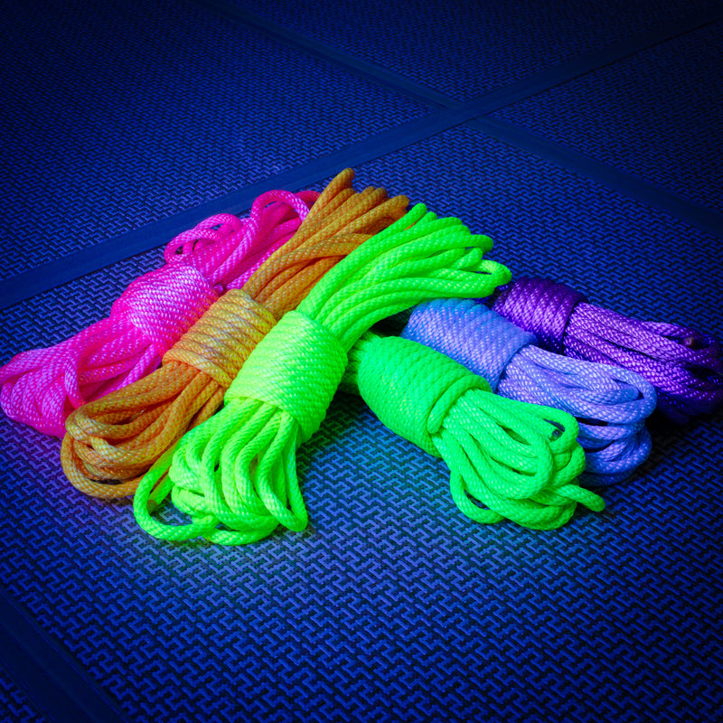 Blacklight Reactive Rope