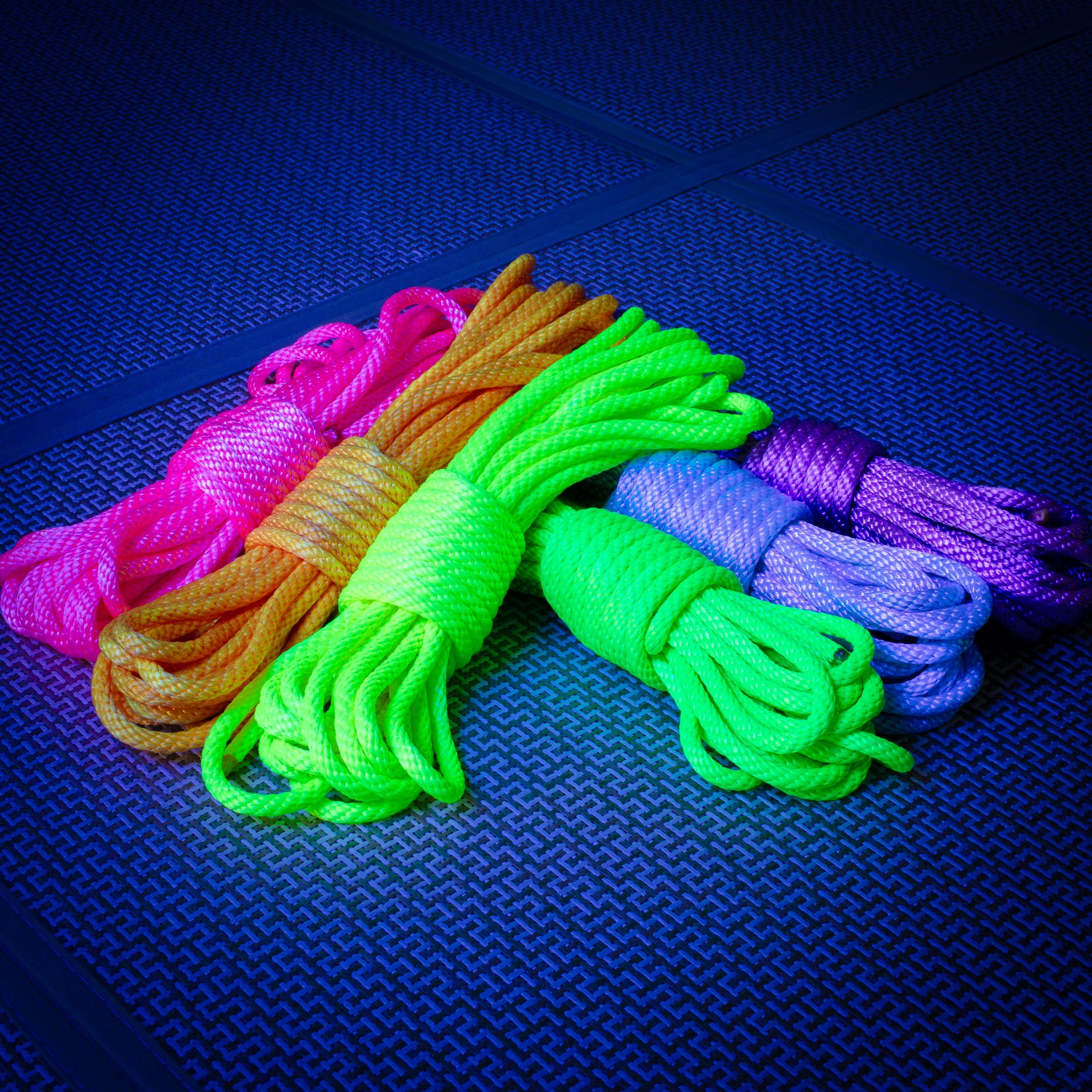 Blacklight Reactive Rope
